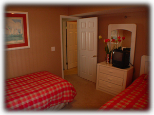 Bedroom 3 has twin beds