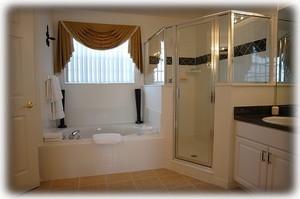 Master En-suite Bathroom