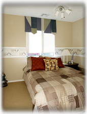 2nd bedroom with queen