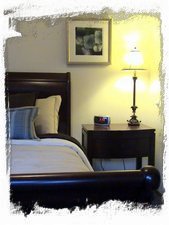 1st Bedroom with Queen-size Sleigh Bed