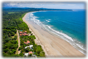 South Facing. 2 miles of beach to explore & find surf. Tamarindo 40 min. walk. 