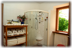 Ground floor bath, with hydro massage shower