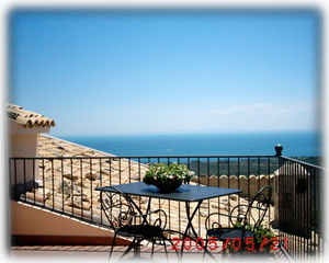 The sunny roof terrace, upper apartment