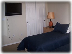 Bedroom #4 - 2 Twins (can be made into a King)