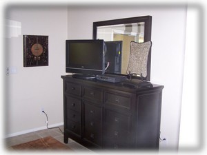 Master Bedroom - Queen size bed