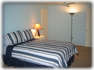 Bedroom with Queen bed