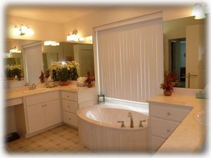 King Master  Bathroom