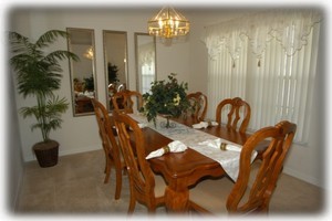 ELEGANT DINING