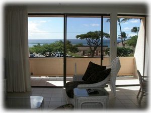 Living Area & Lanai Ocean Views