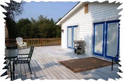 HUGE Deck! Outdoor Sink, Firepit, Gas and Charcoal Grills