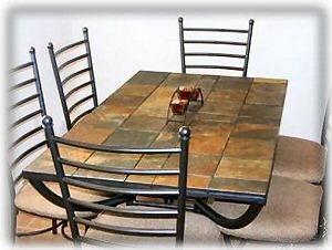 Dining Table seats 6 (Plus 2 additional Chairs at Kitchen Counter)