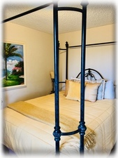 Bay view queen bed 2