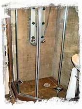 Seamless shower with body jets