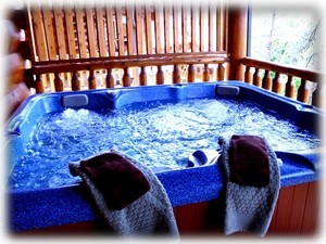 Private Hotub Located on deck,BBQ Grill.Tables & Chairs,Rocking Chairs