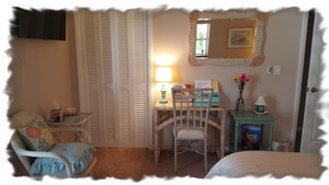 "Hawaii" Bedroom Desk & Sitting Area