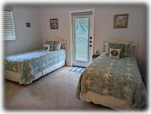 "Bahamas" Bedroom {Twin Beds Can be Combined to King & All Bedding Provided}