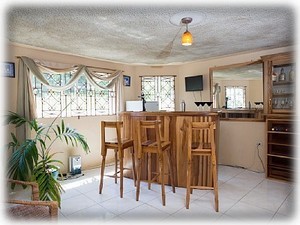 Ocho Rios villa rental - Enjoy a cocktail with friends and love ones