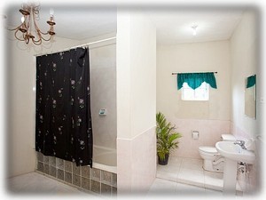 Ocho Rios villa rental - Private bathroom