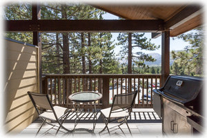 Porch off Living-room.  Piped-in-Gas BBQ, Mountain Views