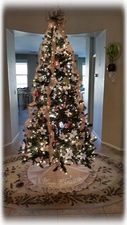 2015 Christmas tree on center of Rosewood Estate