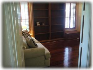 Fourth bedroom or office with pull out