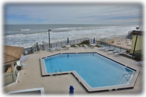 Oceanfront pool