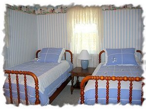 Bedroom with 2 twin beds